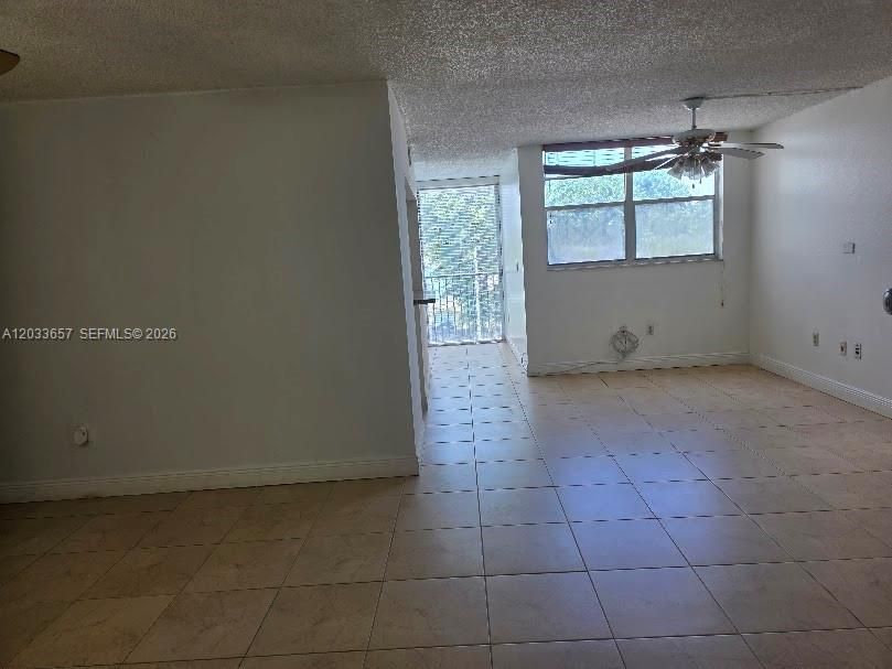For Rent: $2,200 (2 beds, 2 baths, 1086 Square Feet)