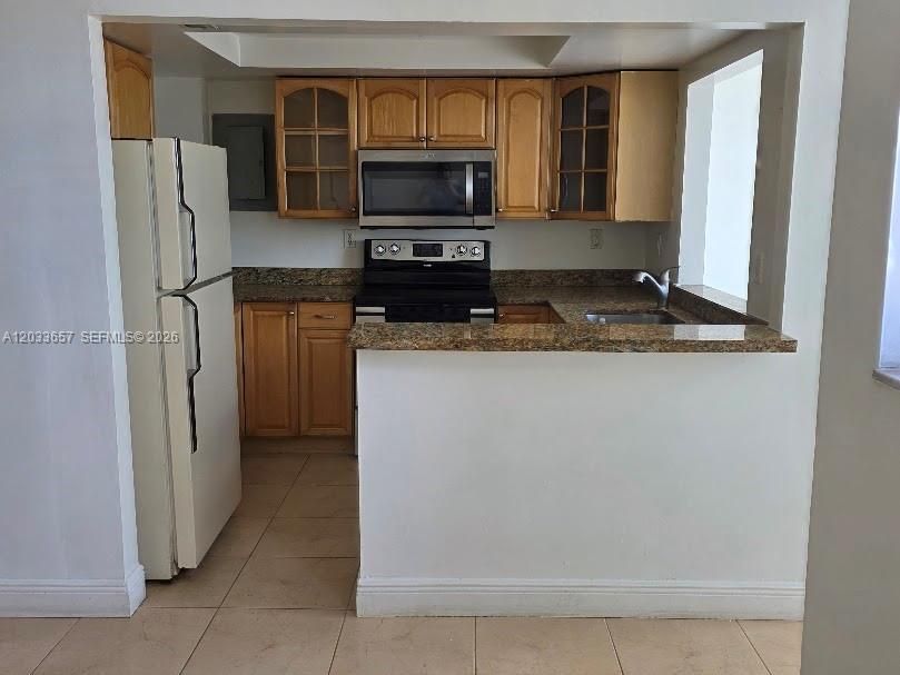 For Rent: $2,200 (2 beds, 2 baths, 1086 Square Feet)