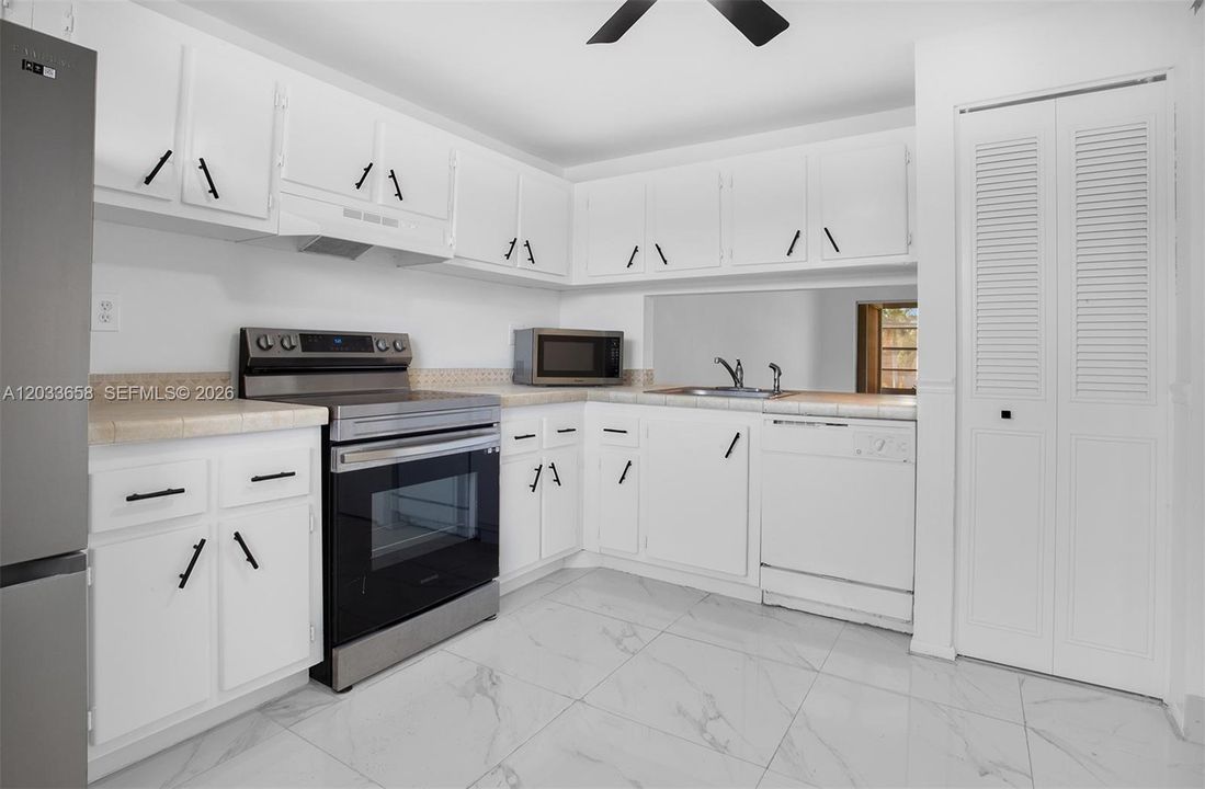 En Venta: $135,000 (2 camas, 2 baños, 920 Pies cuadrados)