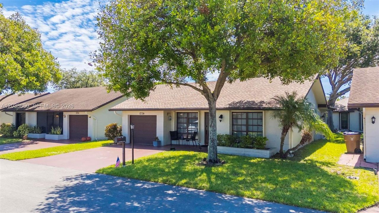 For Sale: $368,000 (2 beds, 2 baths, 1470 Square Feet)