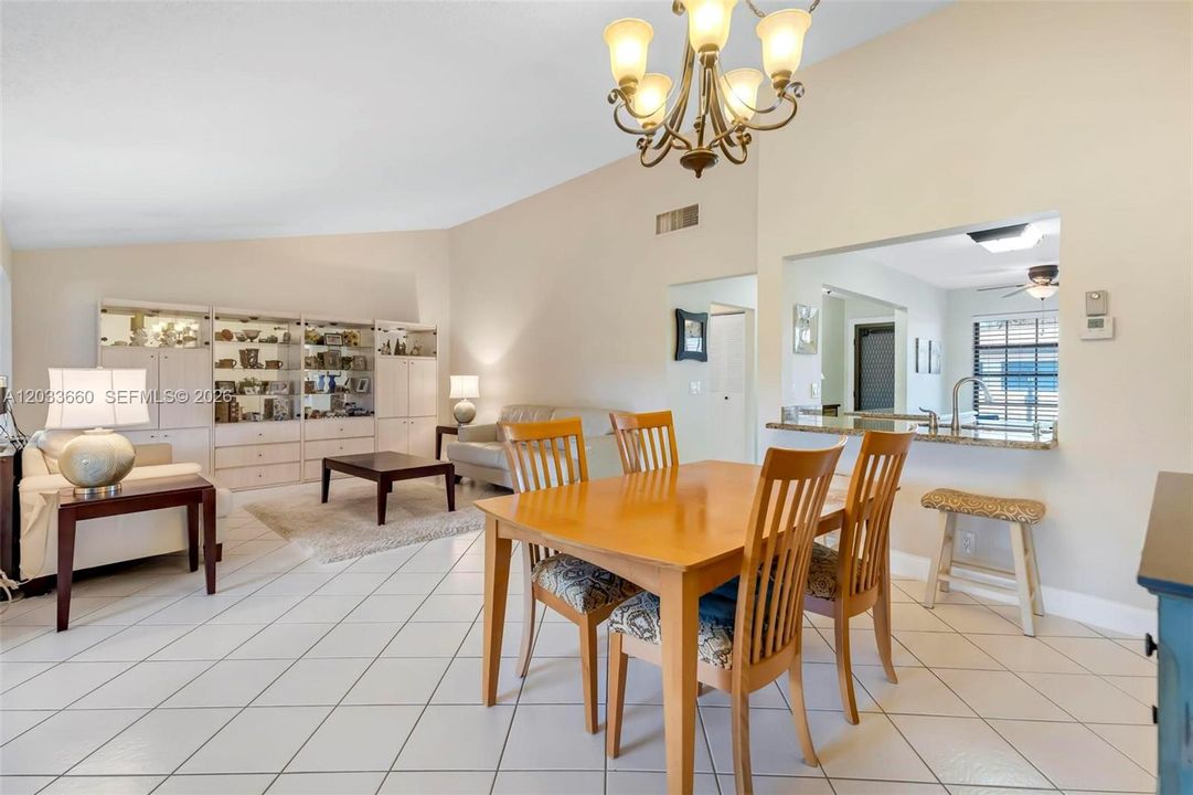For Sale: $368,000 (2 beds, 2 baths, 1470 Square Feet)