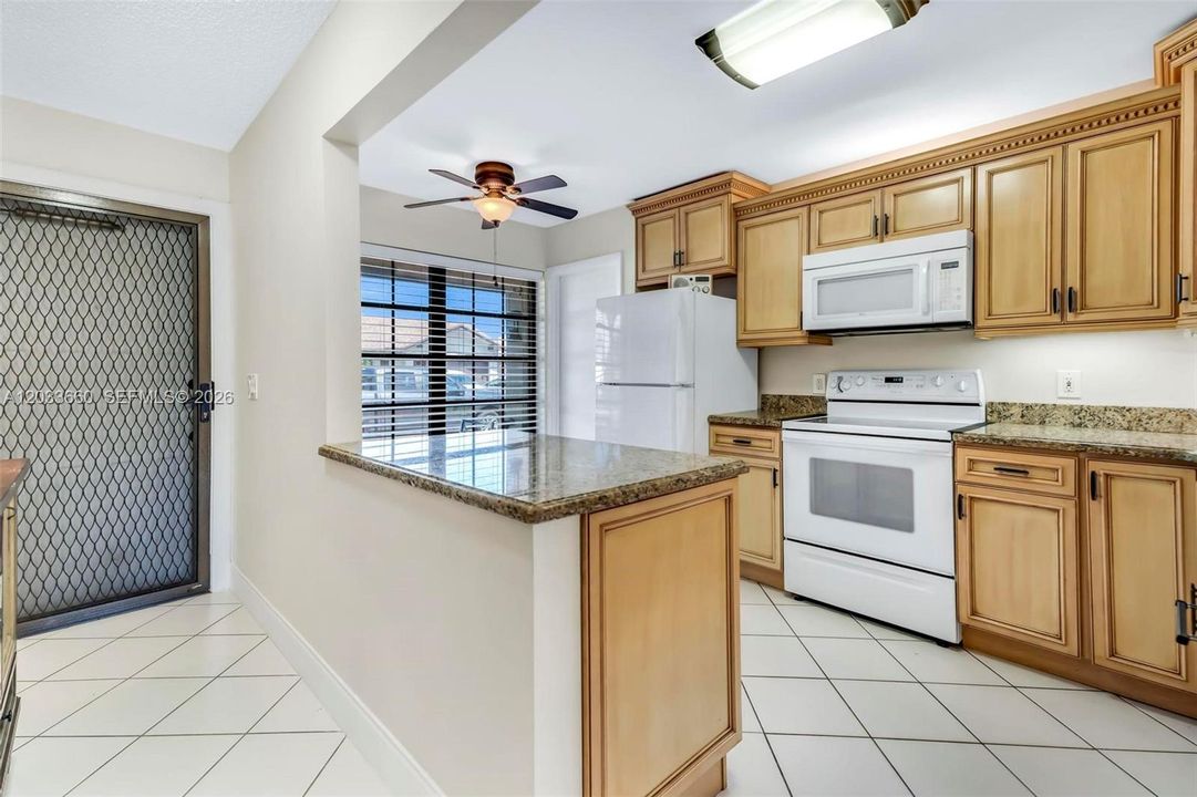 For Sale: $368,000 (2 beds, 2 baths, 1470 Square Feet)