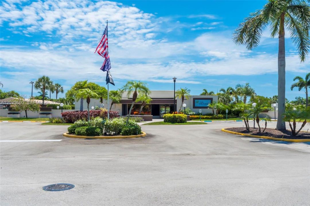 For Sale: $368,000 (2 beds, 2 baths, 1470 Square Feet)