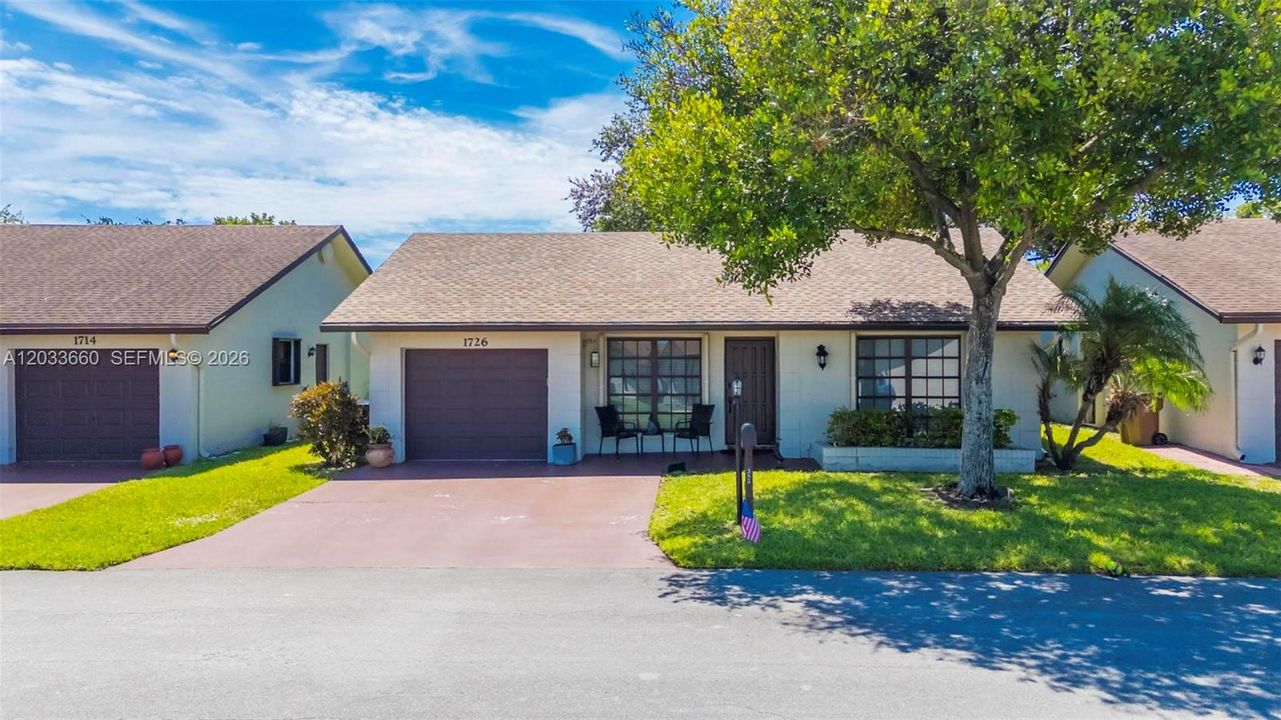 For Sale: $368,000 (2 beds, 2 baths, 1470 Square Feet)