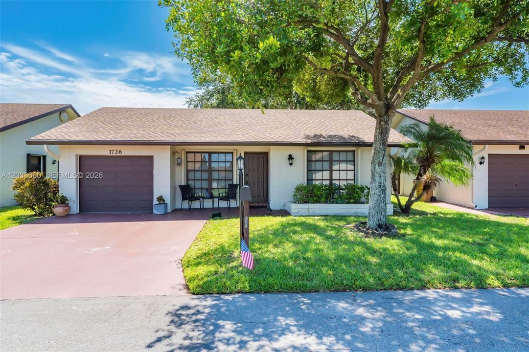 For Sale: $368,000 (2 beds, 2 baths, 1470 Square Feet)