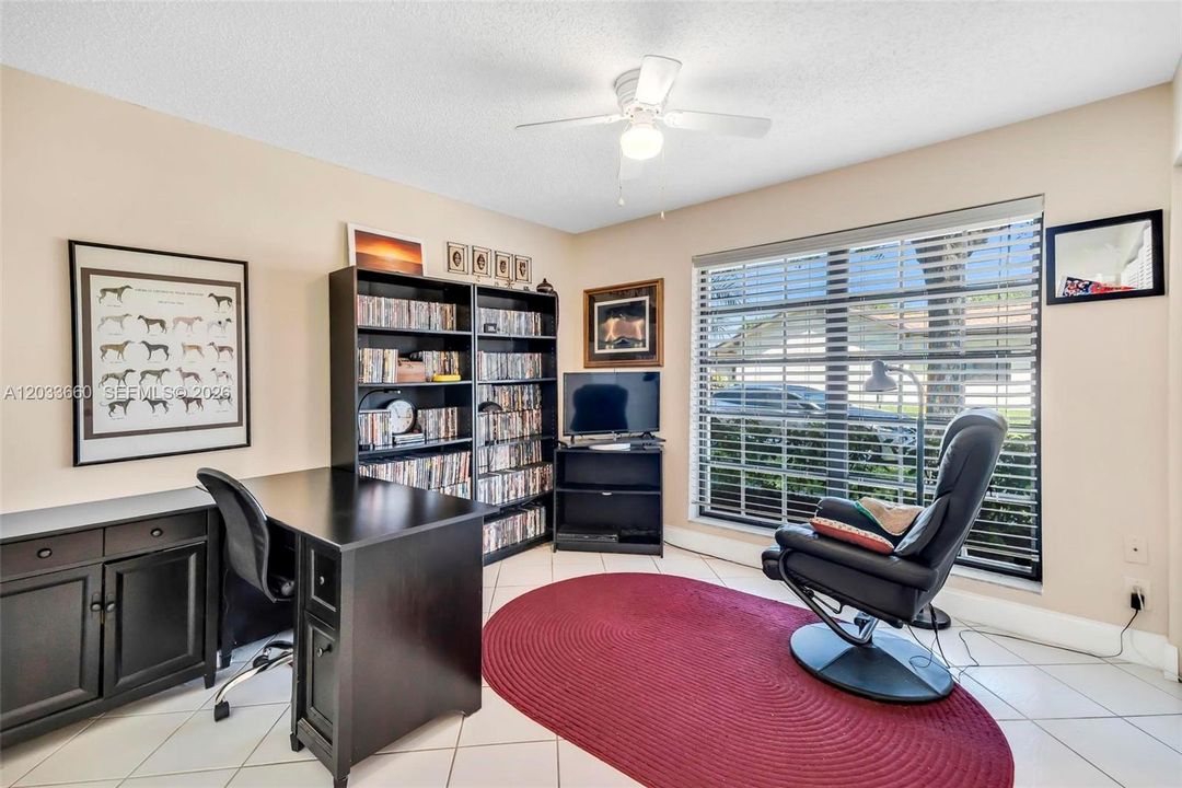 For Sale: $368,000 (2 beds, 2 baths, 1470 Square Feet)
