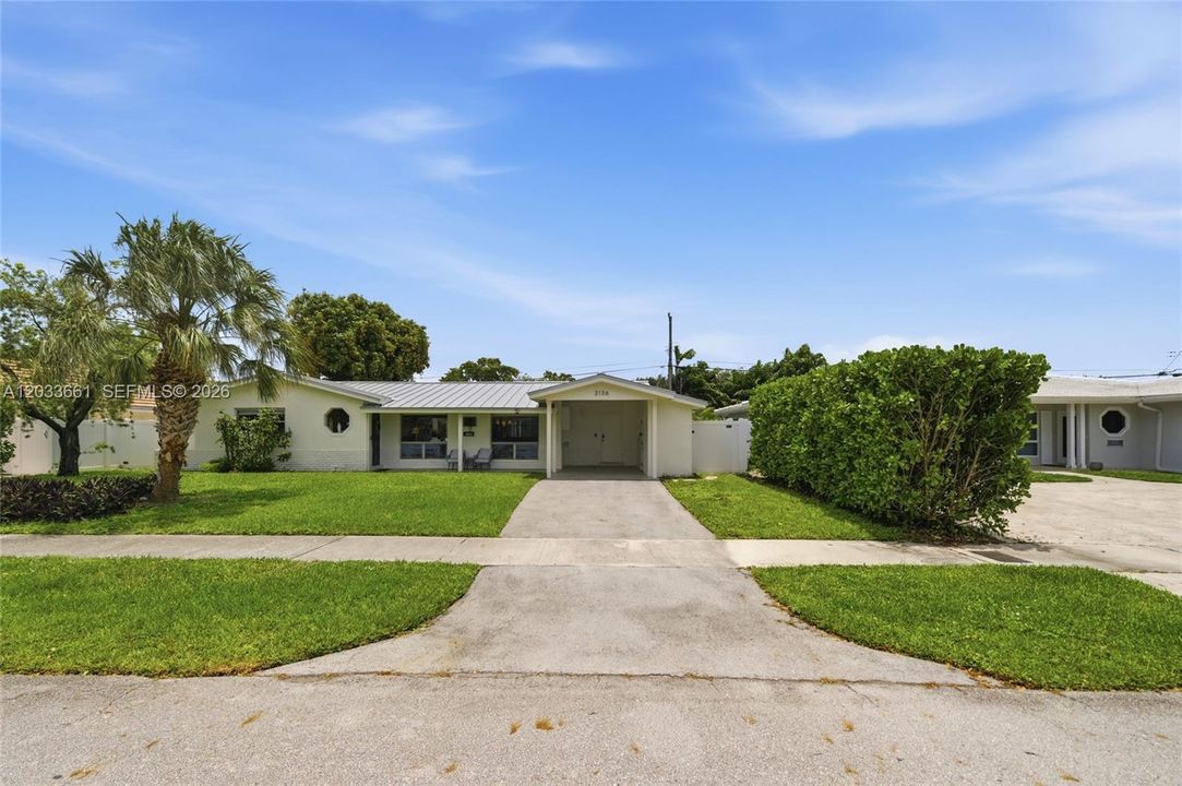 For Sale: $709,900 (2 beds, 2 baths, 1369 Square Feet)
