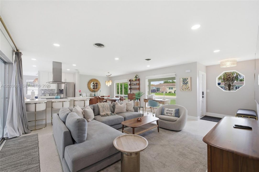 For Sale: $709,900 (2 beds, 2 baths, 1369 Square Feet)