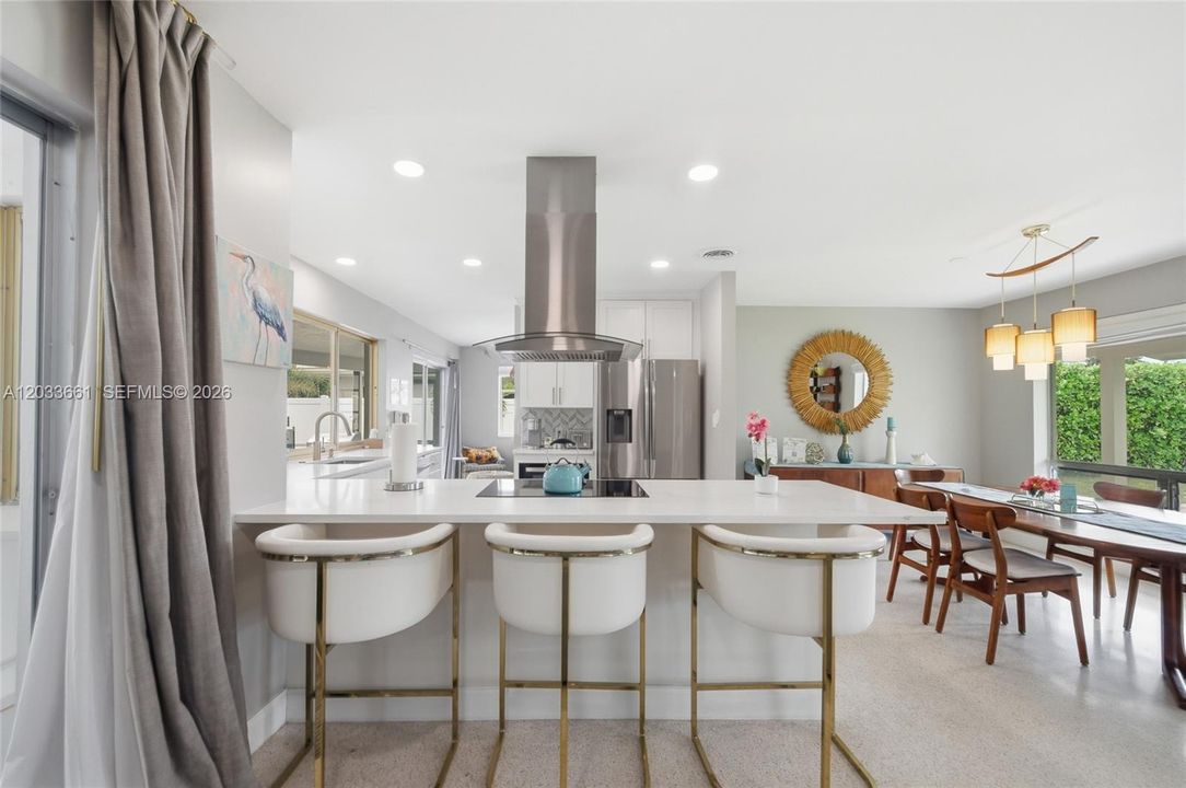 For Sale: $709,900 (2 beds, 2 baths, 1369 Square Feet)