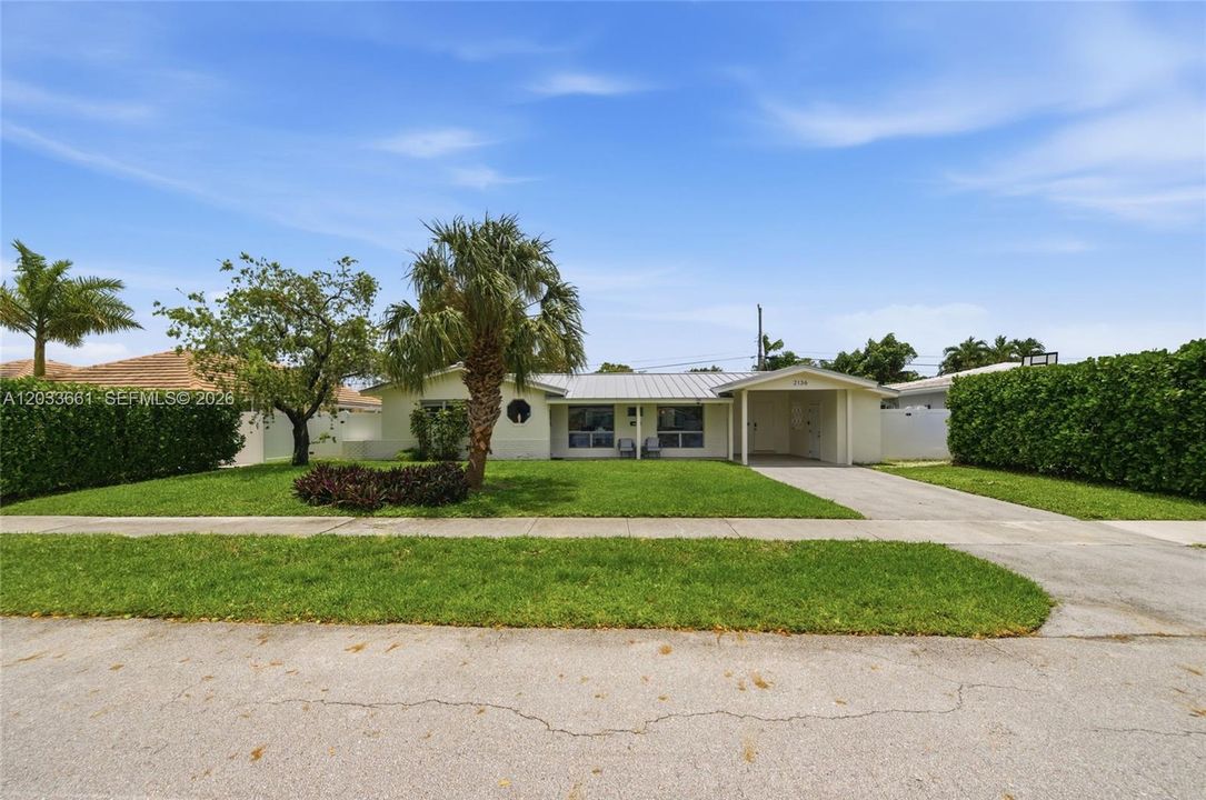 For Sale: $709,900 (2 beds, 2 baths, 1369 Square Feet)