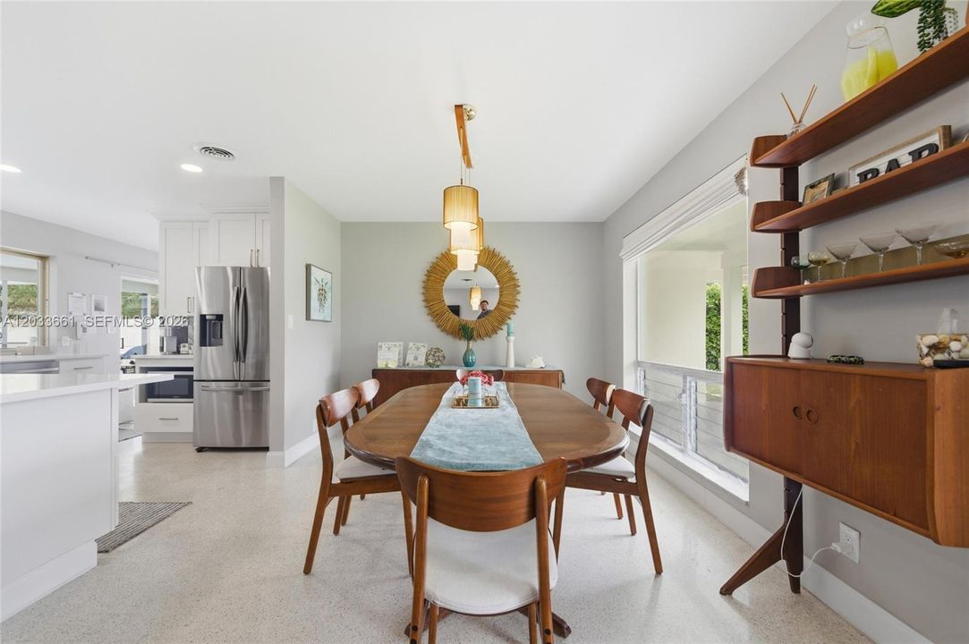 For Sale: $709,900 (2 beds, 2 baths, 1369 Square Feet)