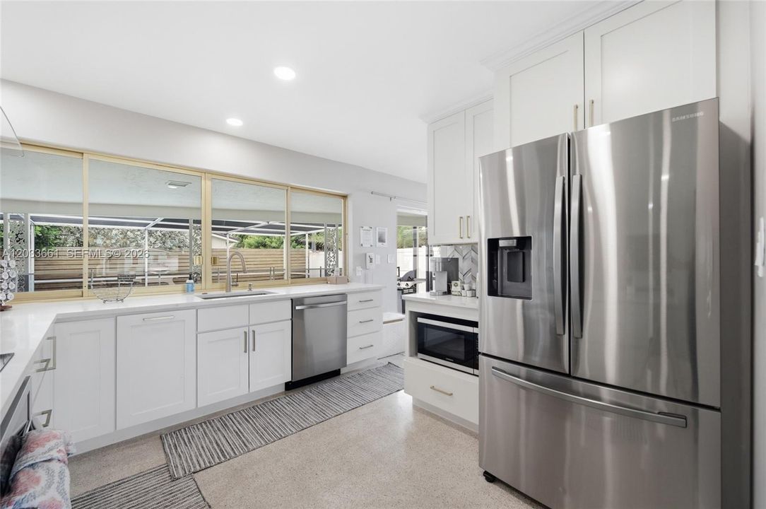 For Sale: $709,900 (2 beds, 2 baths, 1369 Square Feet)