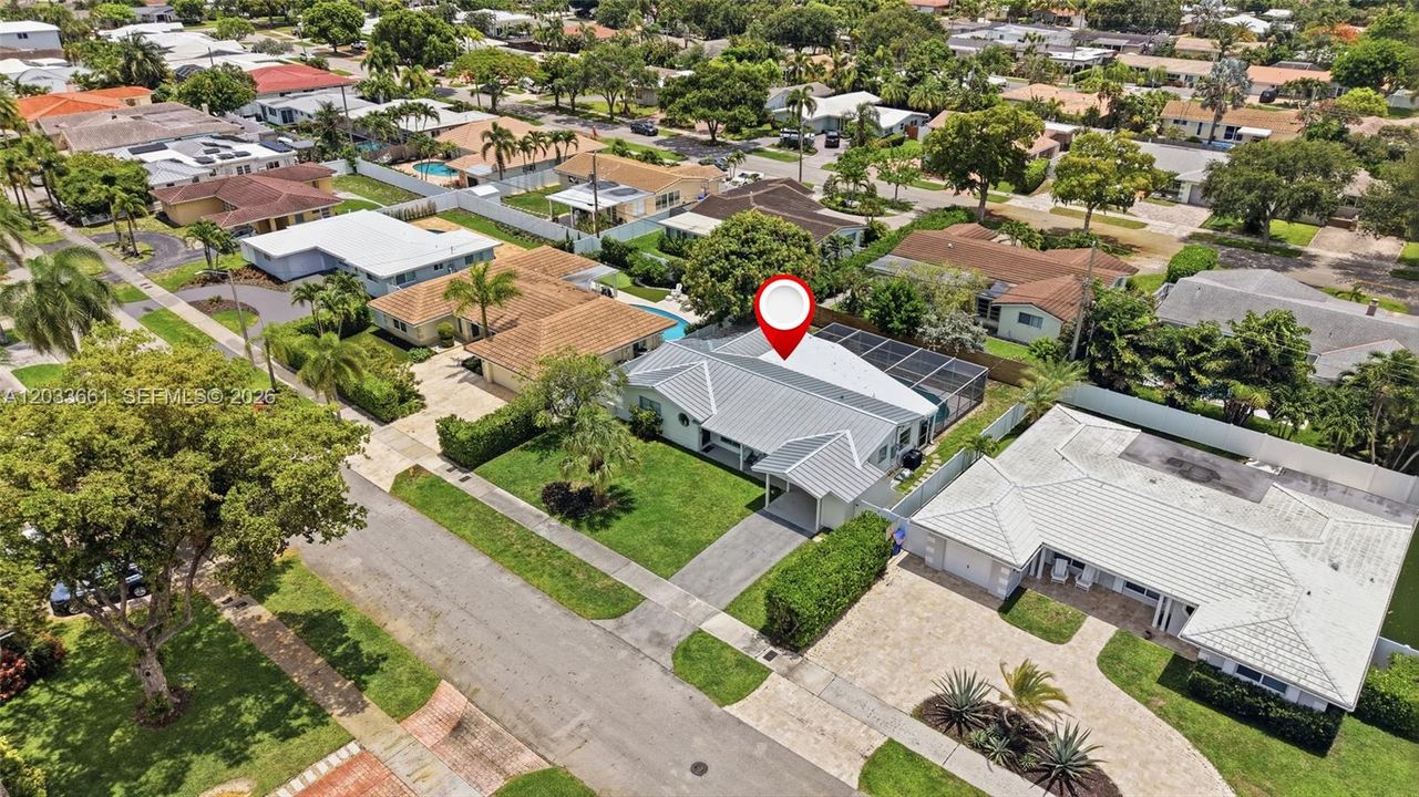 For Sale: $709,900 (2 beds, 2 baths, 1369 Square Feet)