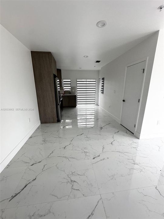 For Rent: $2,500 (2 beds, 2 baths, 1800 Square Feet)