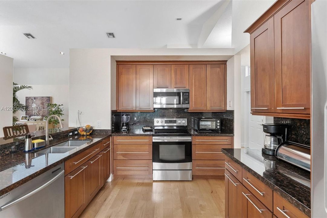 For Sale: $915,000 (3 beds, 2 baths, 1866 Square Feet)