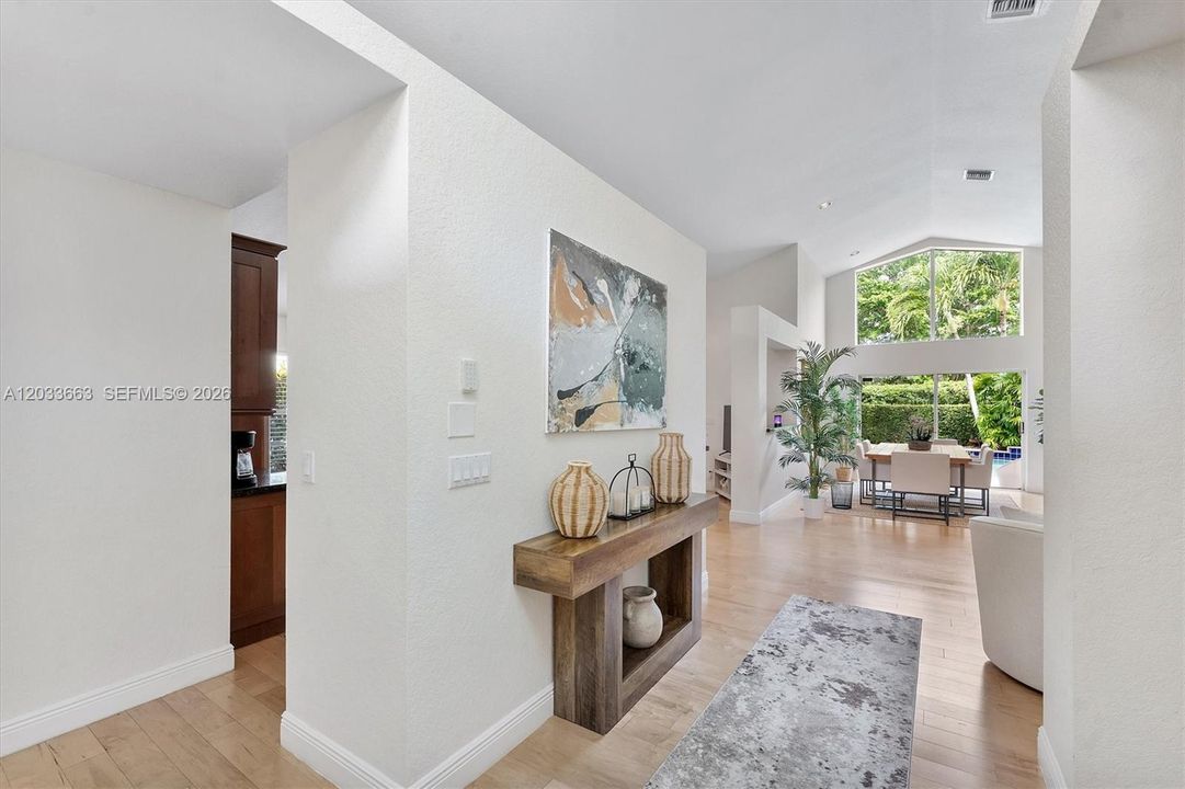 For Sale: $915,000 (3 beds, 2 baths, 1866 Square Feet)