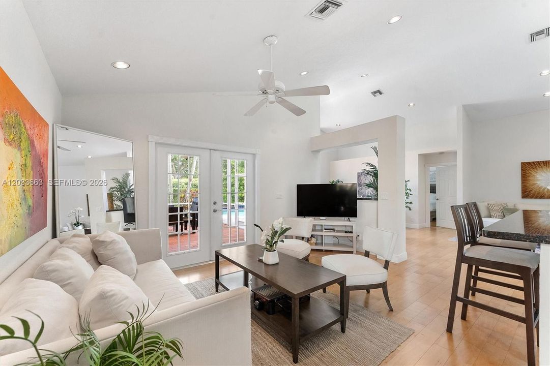 For Sale: $915,000 (3 beds, 2 baths, 1866 Square Feet)