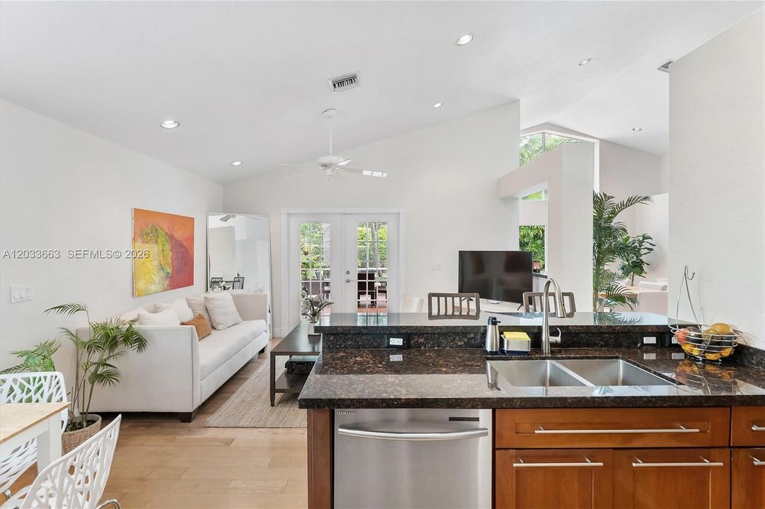 For Sale: $915,000 (3 beds, 2 baths, 1866 Square Feet)
