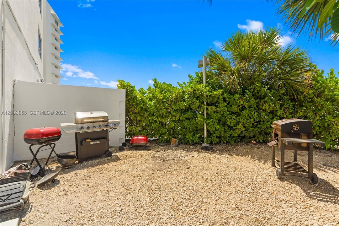 For Sale: $495,000 (1 beds, 1 baths, 1150 Square Feet)