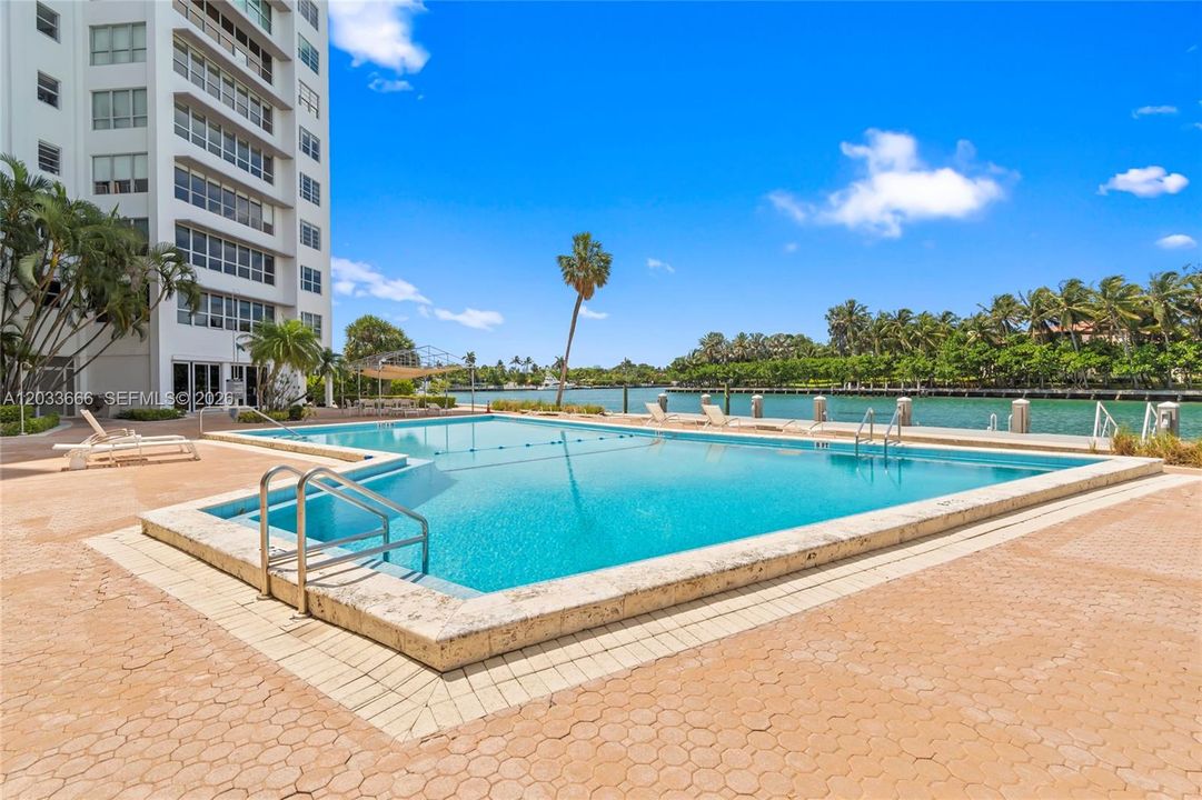 For Sale: $495,000 (1 beds, 1 baths, 1150 Square Feet)