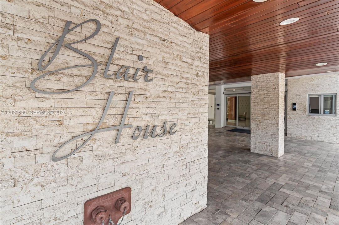 For Sale: $495,000 (1 beds, 1 baths, 1150 Square Feet)