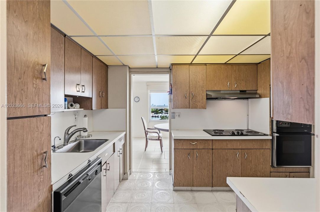 For Sale: $495,000 (1 beds, 1 baths, 1150 Square Feet)