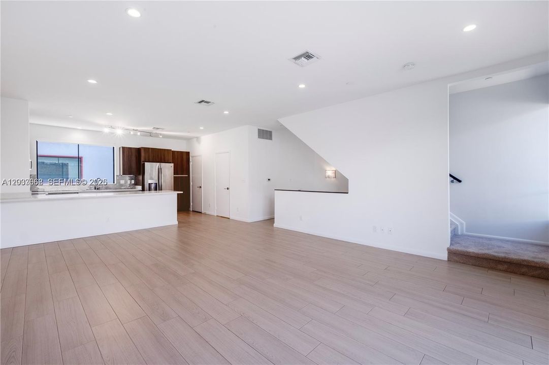 For Sale: $767,000 (3 beds, 3 baths, 1624 Square Feet)