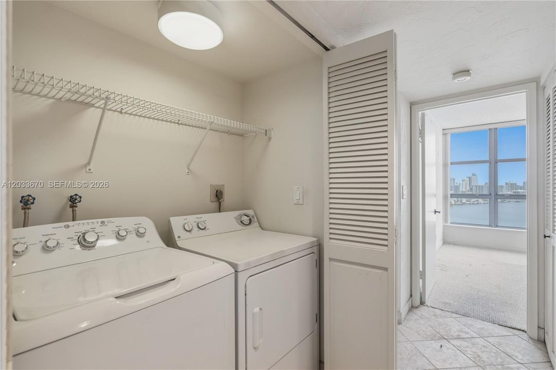 На продажу: $539,000 (2 спален, 2 ванн, 1353 Квадратных фут)