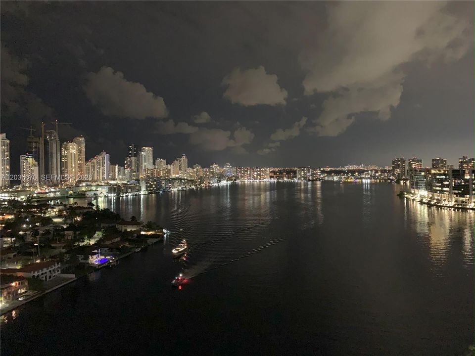 На продажу: $539,000 (2 спален, 2 ванн, 1353 Квадратных фут)