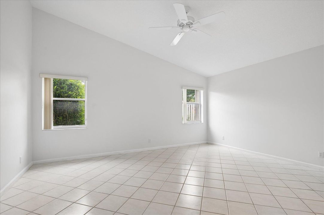 12-Steiner-10884 Royal Caribbean Cir-12
