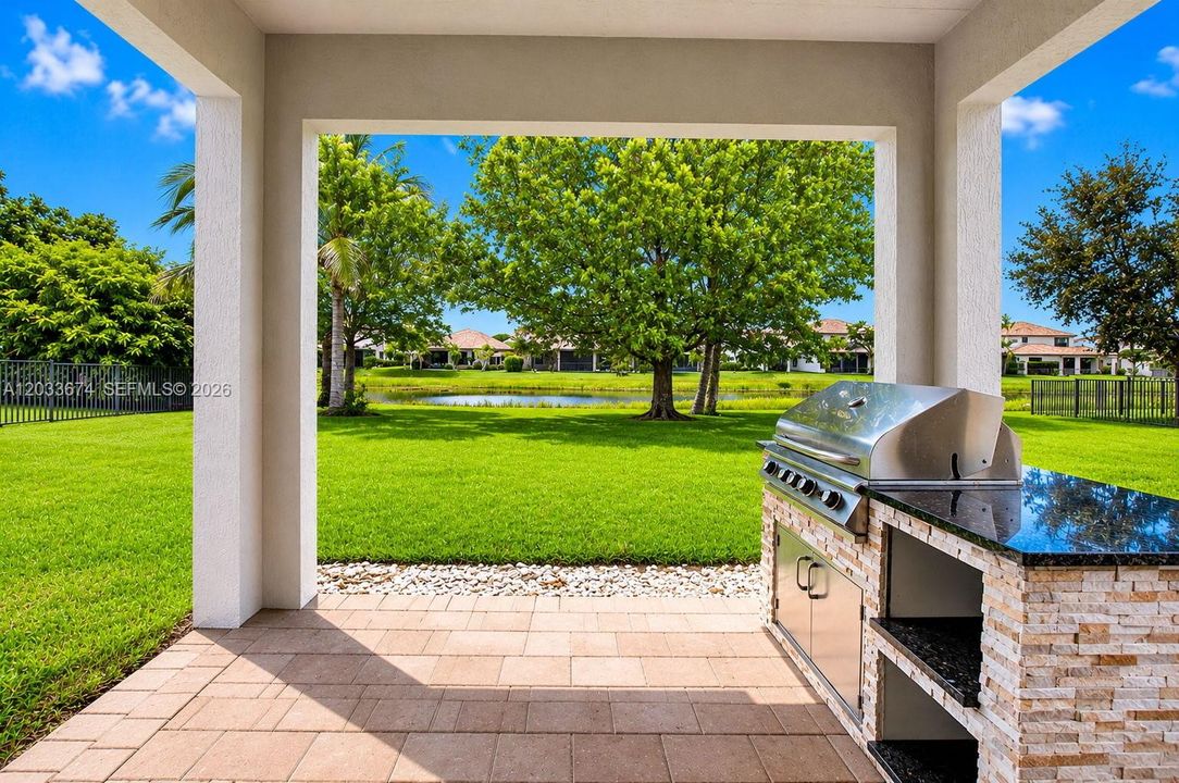 En Venta: $720,000 (4 camas, 3 baños, 2329 Pies cuadrados)