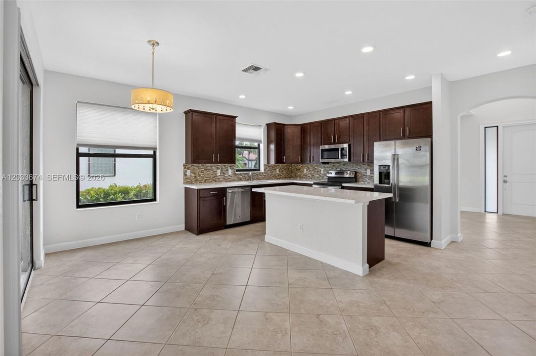 En Venta: $720,000 (4 camas, 3 baños, 2329 Pies cuadrados)