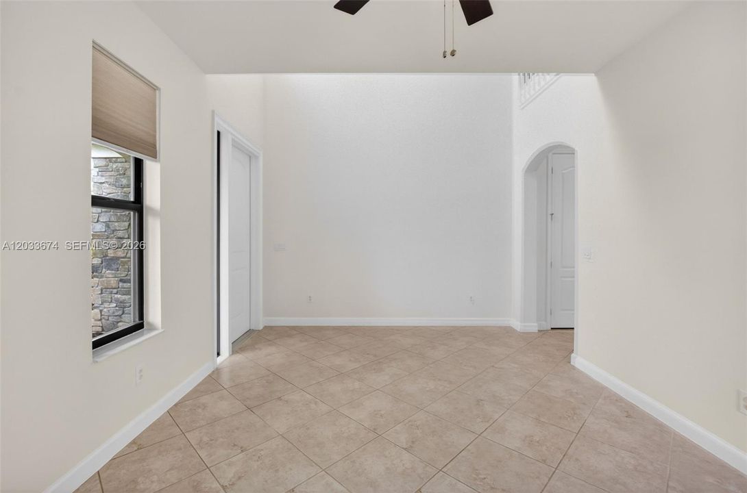En Venta: $720,000 (4 camas, 3 baños, 2329 Pies cuadrados)