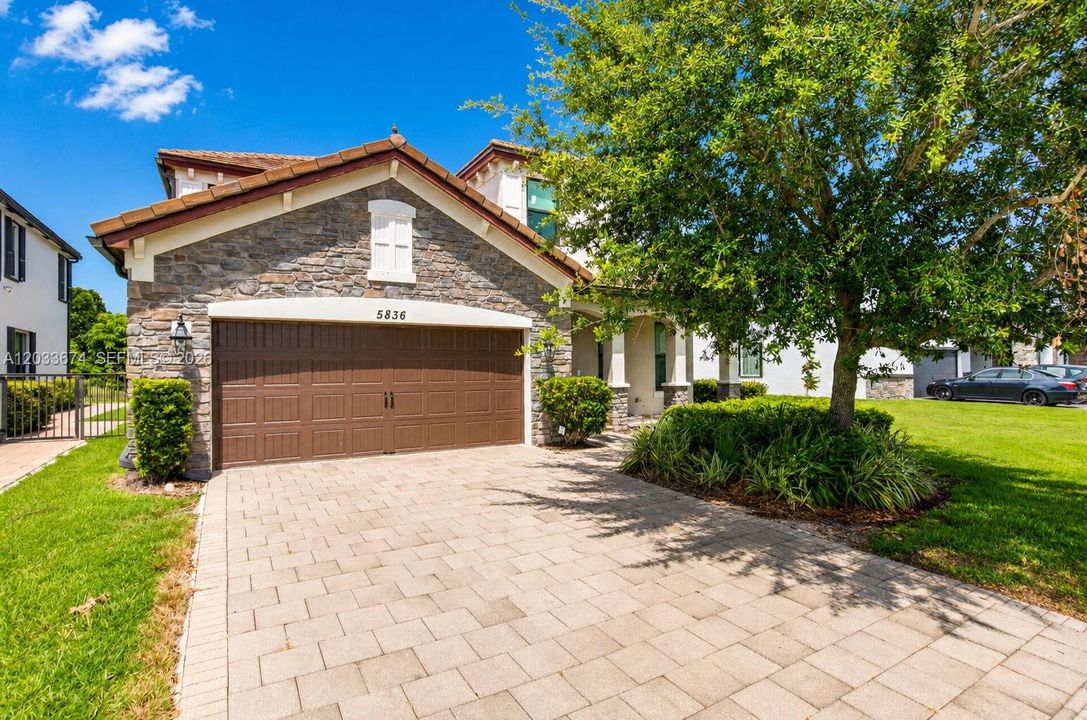 En Venta: $720,000 (4 camas, 3 baños, 2329 Pies cuadrados)