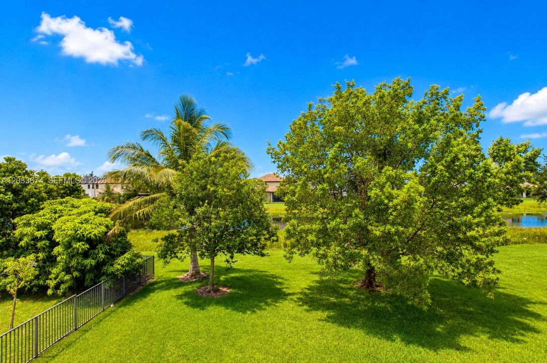 En Venta: $720,000 (4 camas, 3 baños, 2329 Pies cuadrados)