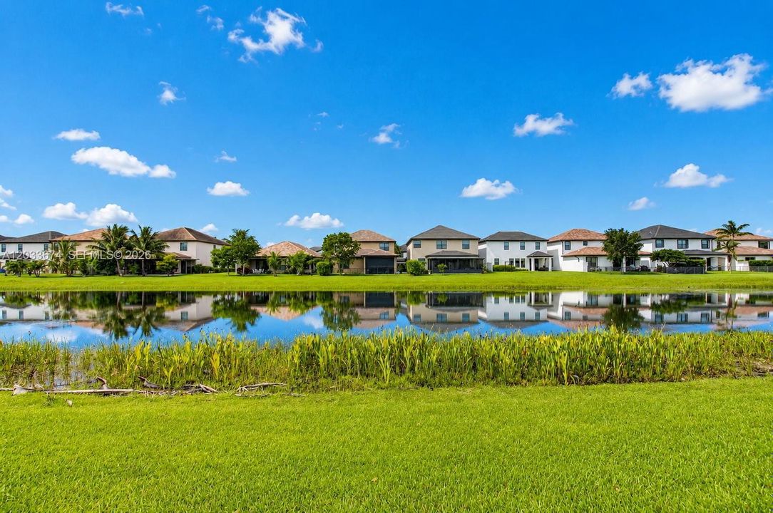 En Venta: $720,000 (4 camas, 3 baños, 2329 Pies cuadrados)