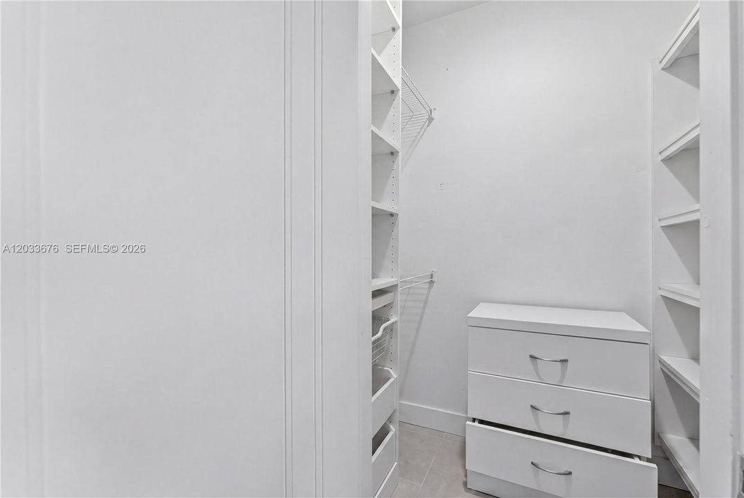 For Rent: $12,000 (4 beds, 3 baths, 2181 Square Feet)
