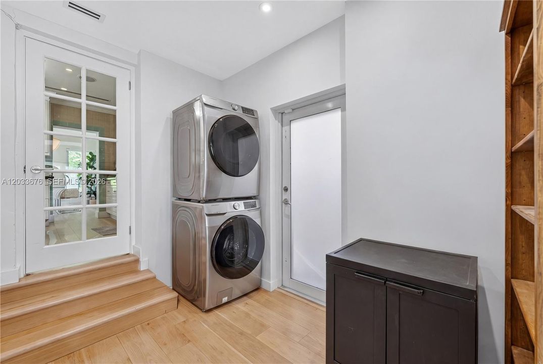 For Rent: $12,000 (4 beds, 3 baths, 2181 Square Feet)