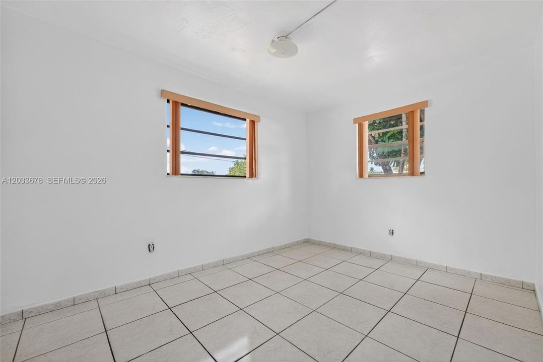 For Sale: $645,000 (5 beds, 4 baths, 1982 Square Feet)