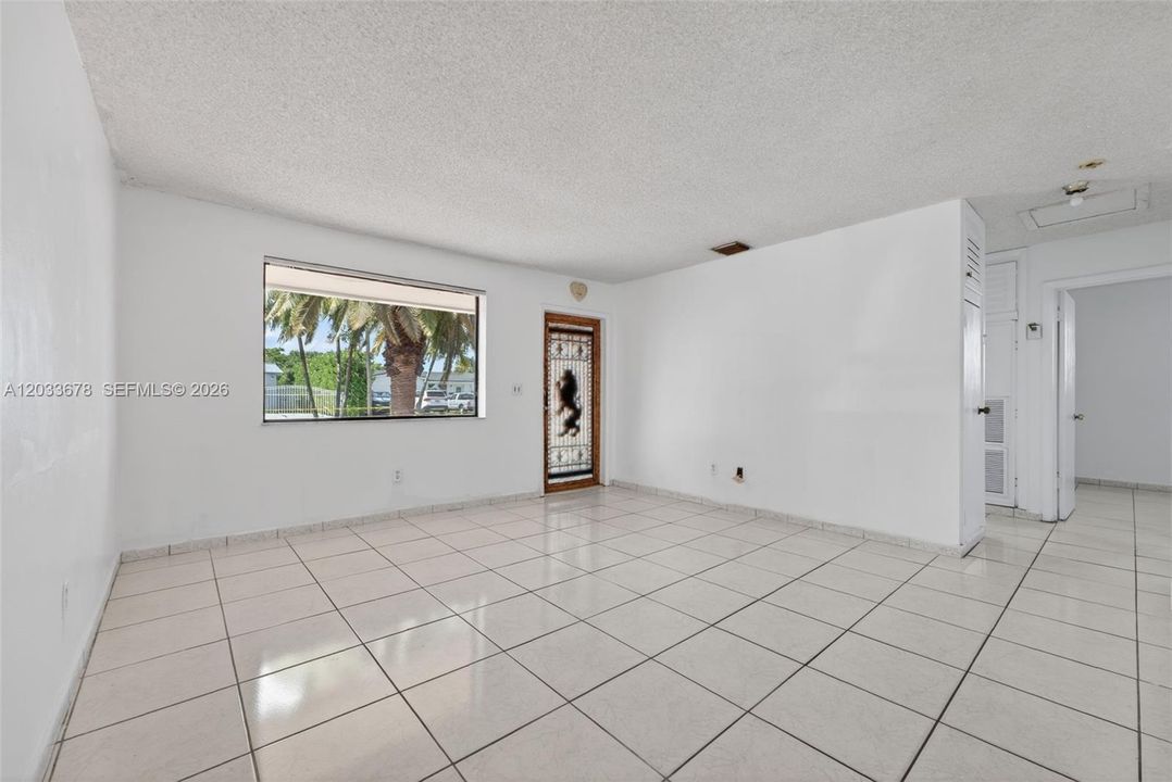 For Sale: $645,000 (5 beds, 4 baths, 1982 Square Feet)