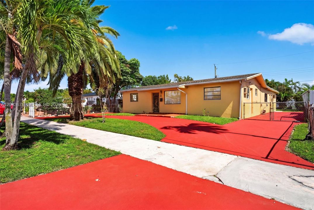 For Sale: $645,000 (5 beds, 4 baths, 1982 Square Feet)