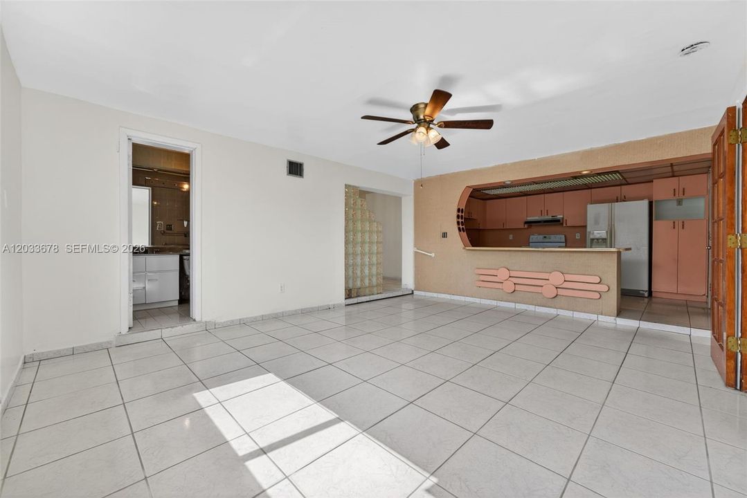 For Sale: $645,000 (5 beds, 4 baths, 1982 Square Feet)