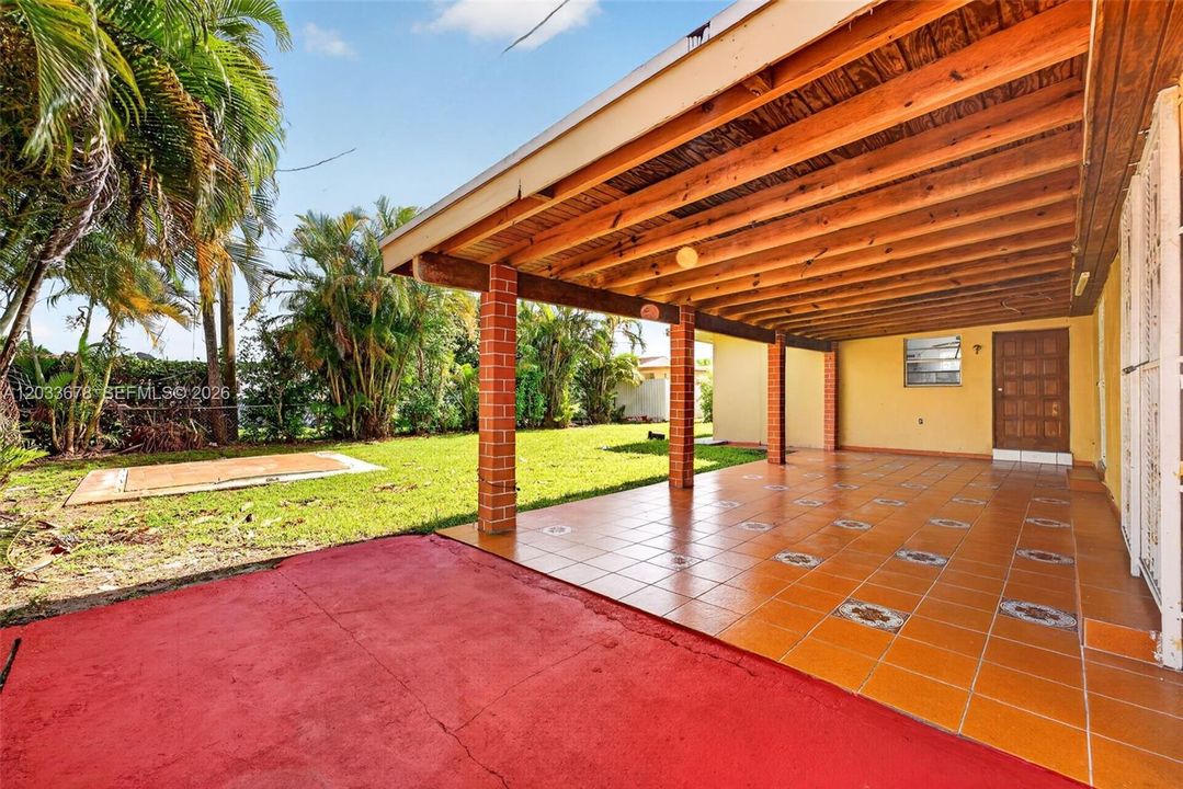 For Sale: $645,000 (5 beds, 4 baths, 1982 Square Feet)