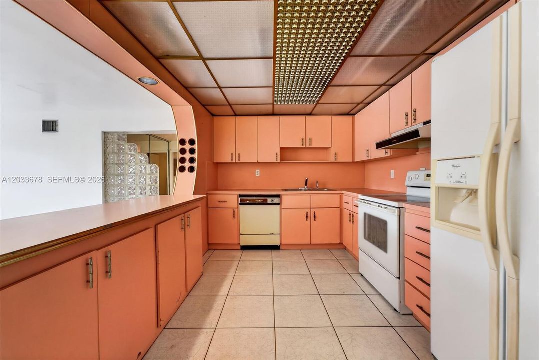 For Sale: $645,000 (5 beds, 4 baths, 1982 Square Feet)
