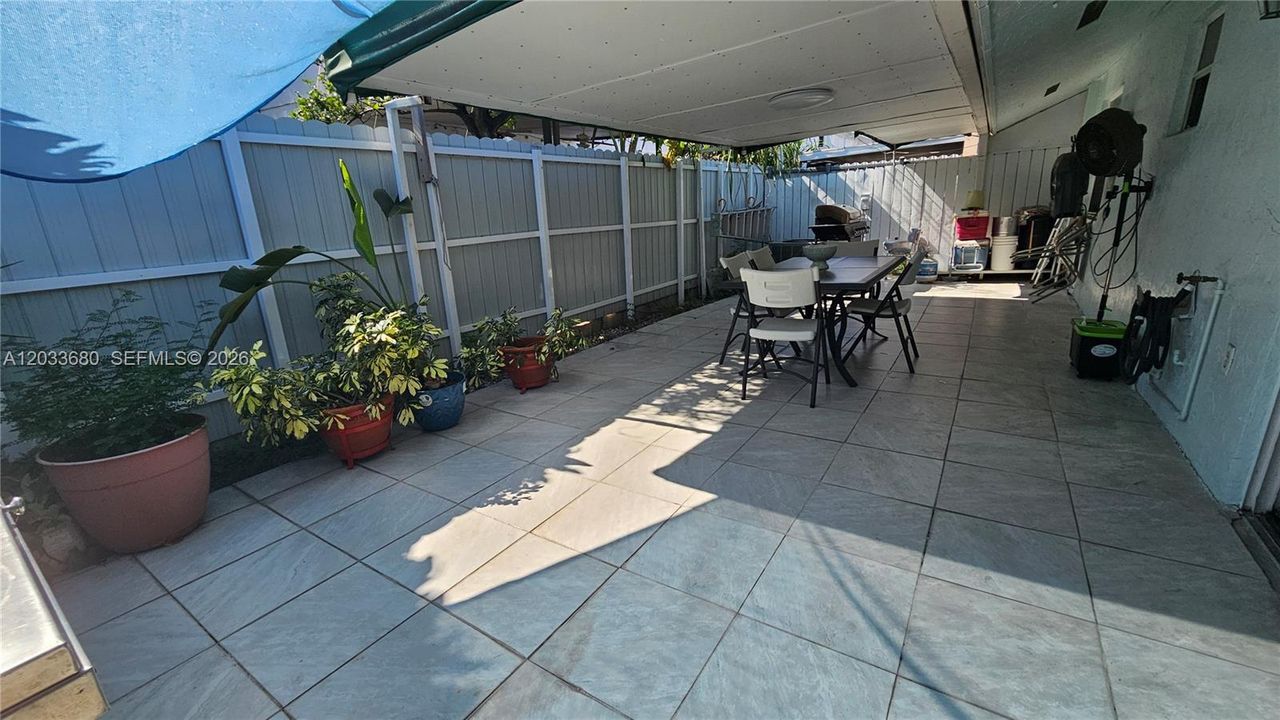 En Venta: $309,900 (3 camas, 2 baños, 1030 Pies cuadrados)