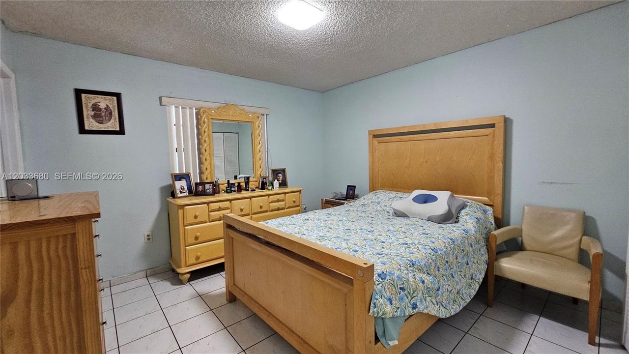En Venta: $309,900 (3 camas, 2 baños, 1030 Pies cuadrados)