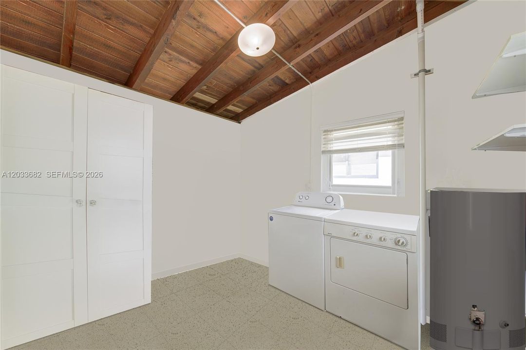 For Rent: $5,000 (3 beds, 1 baths, 1385 Square Feet)