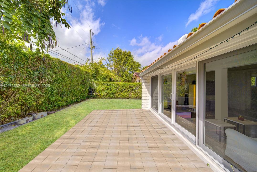 For Rent: $5,000 (3 beds, 1 baths, 1385 Square Feet)