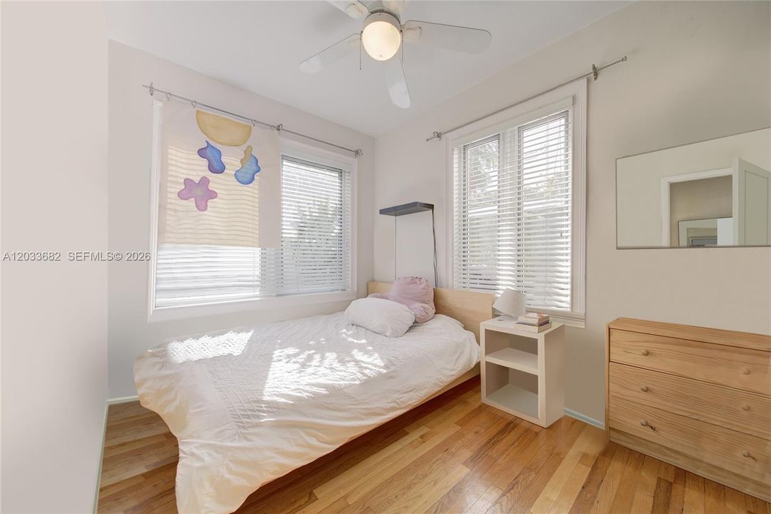 For Rent: $5,000 (3 beds, 1 baths, 1385 Square Feet)