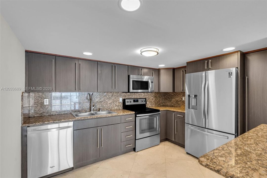 For Rent: $3,700 (2 beds, 2 baths, 1168 Square Feet)